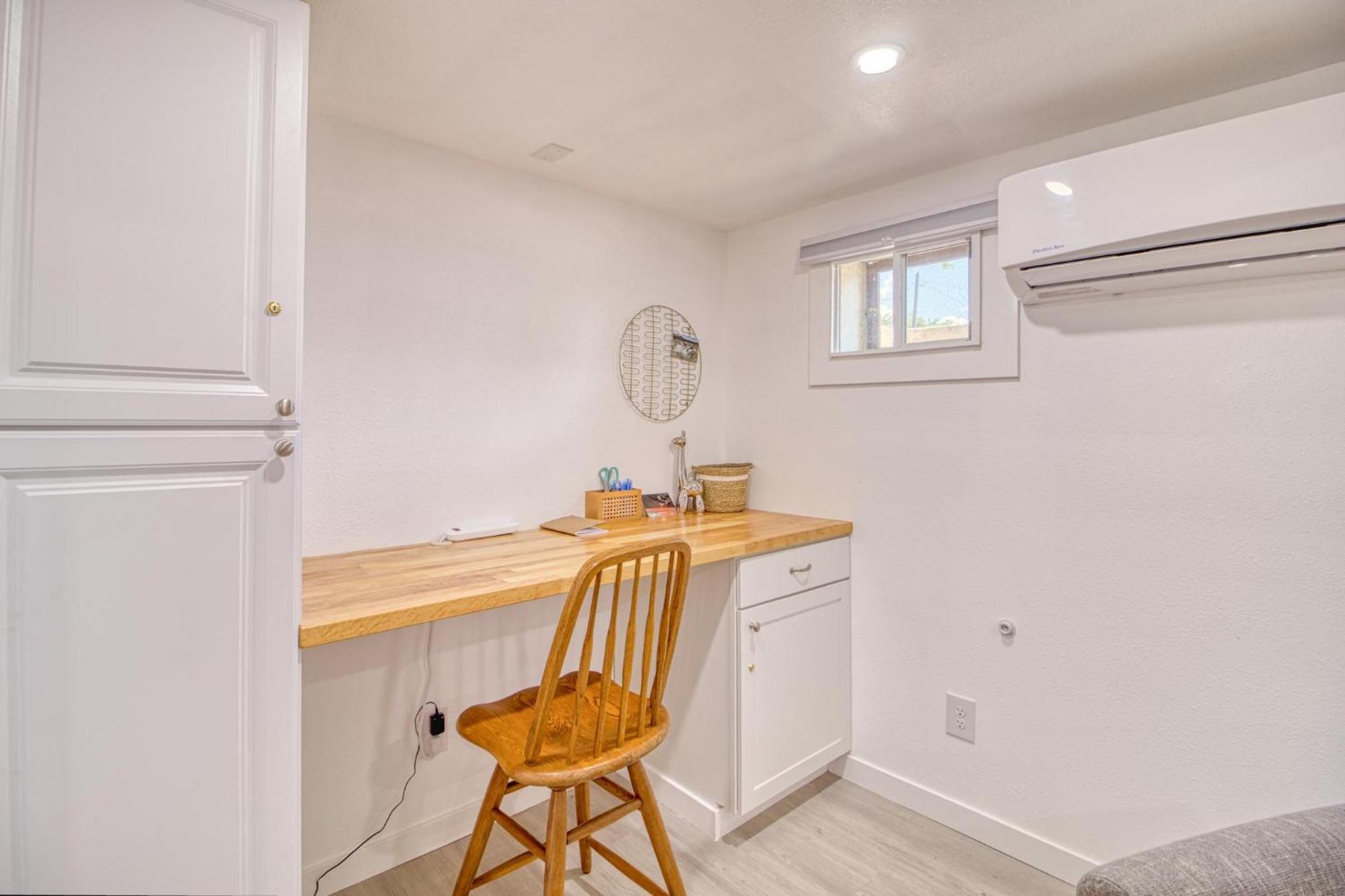 Апартаменты Great Find! Downtown Oasis With Office Setup Туин-Фолс Экстерьер фото