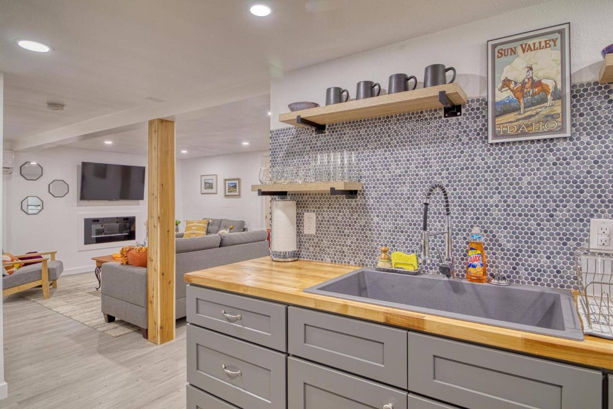 Апартаменты Great Find! Downtown Oasis With Office Setup Туин-Фолс Экстерьер фото
